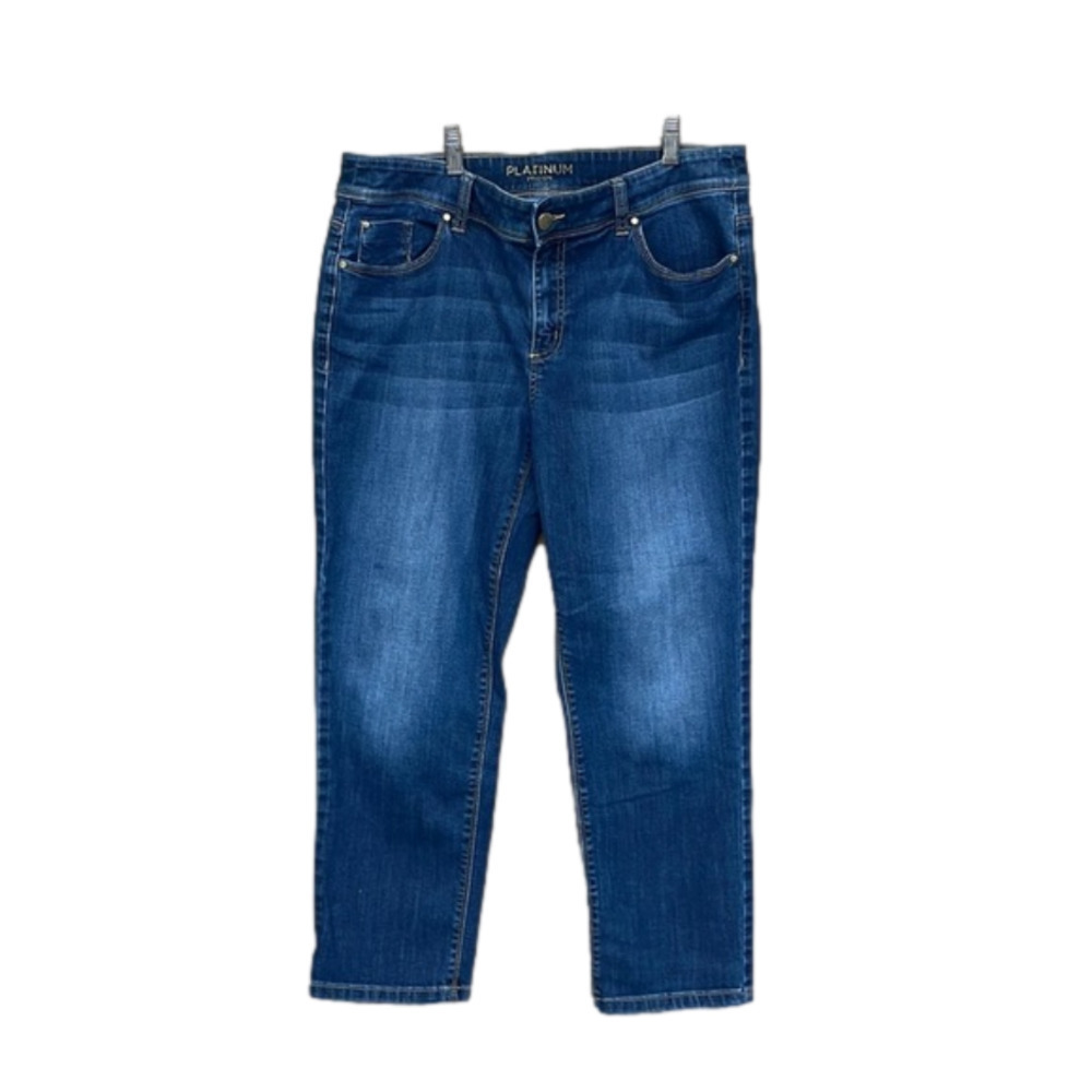 CHICOS capris.